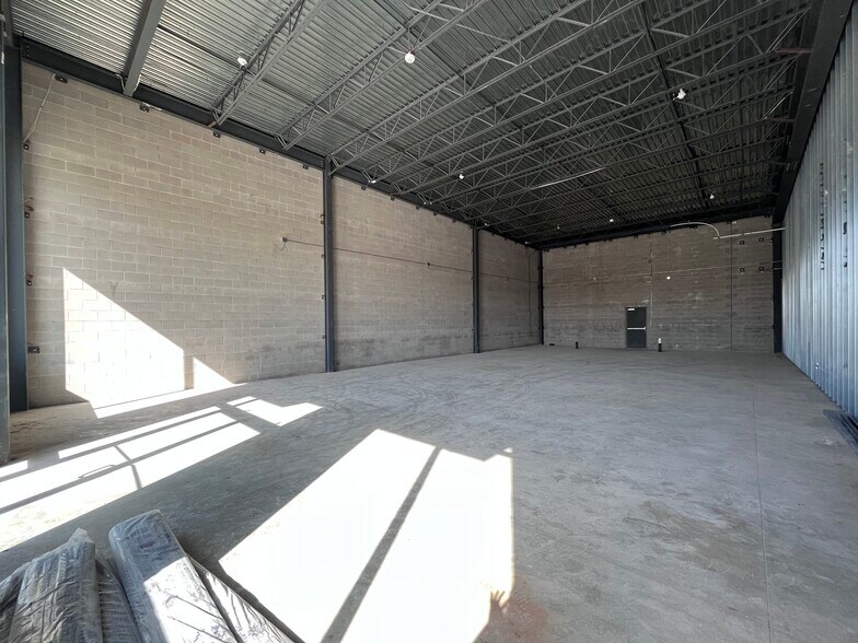 More Photos Of 206 I-35, Eddy General Retail For Lease