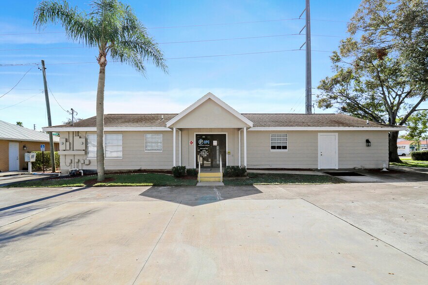 More Photos Of 1791 SE Port St Lucie Blvd, Port Saint Lucie Medical For Sale