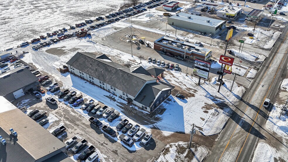 More Photos Of 630 W Main St, El Paso Hotel For Sale