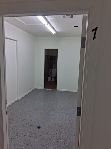 More Photos Of 1605 W Broadway Rd, Phoenix Warehouse For Sale