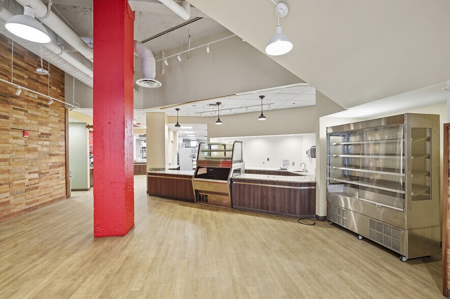 More Photos Of 20 W Adams St, Jacksonville Apartments For Lease