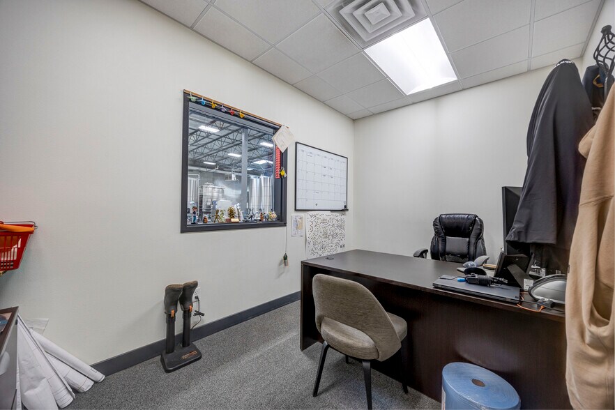 More Photos Of 8060 Keene Rd, West Richland Manufacturing For Sale