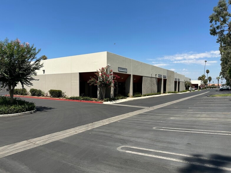 More Photos Of 3343-3349 Chicago Ave, Riverside Unknown For Lease