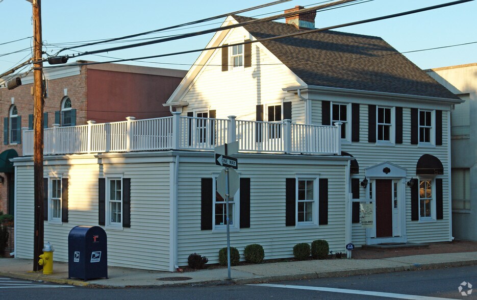 More Photos Of 151 W Carver St, Huntington Office For Sale