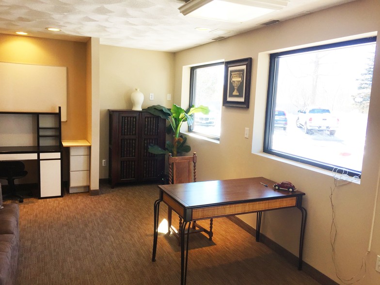 More Photos Of 227 Maple St, Middleton Office For Lease