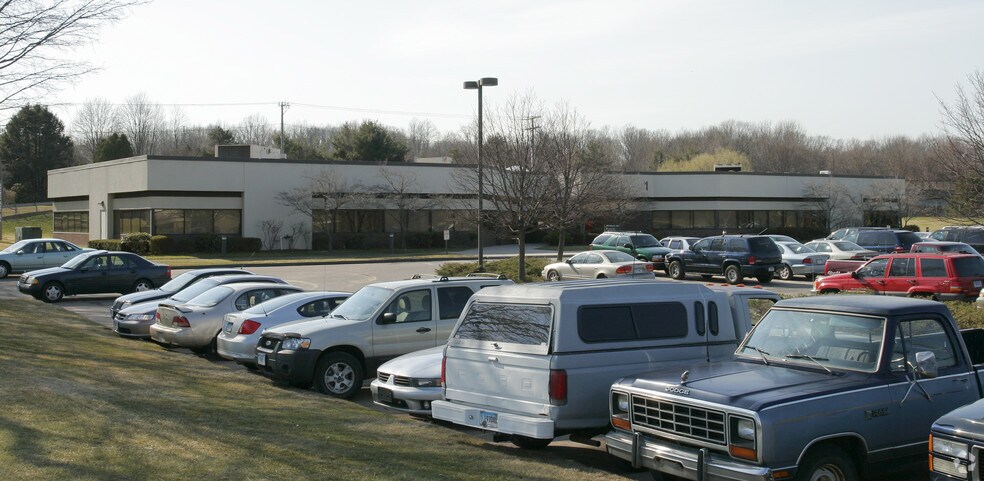 More Photos Of 825 Brook St, Rocky Hill Unknown For Lease