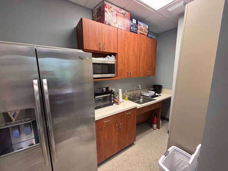 More Photos Of 10845 Kuykendahl Rd, The Woodlands Medical For Lease