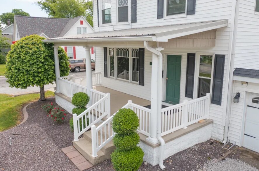 More Photos Of 1015 W Main St, Salem General Retail For Sale