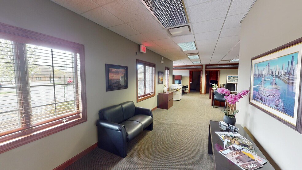 More Photos Of 3 Executive Ct, South Barrington Medical For Lease