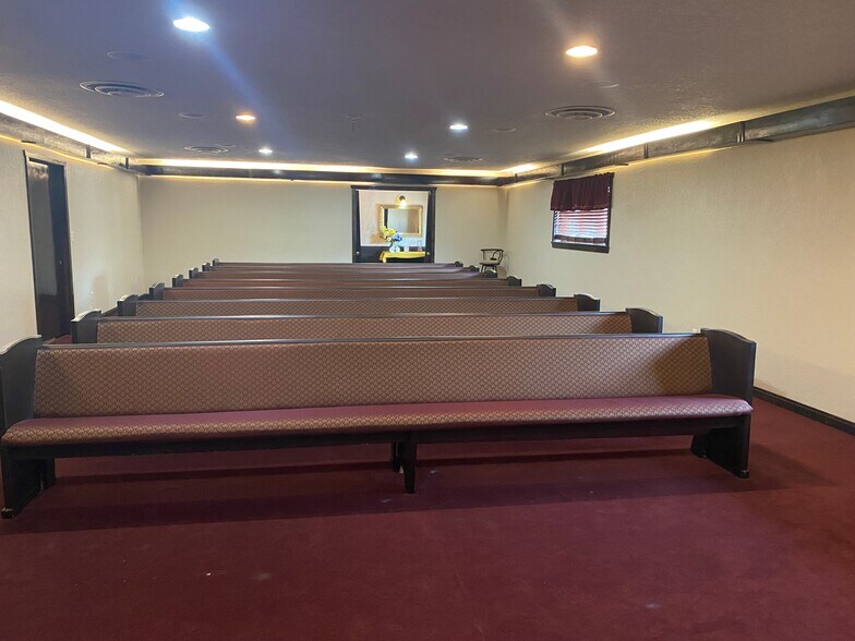 More Photos Of 2926 Pine Ave, Erie Office For Sale