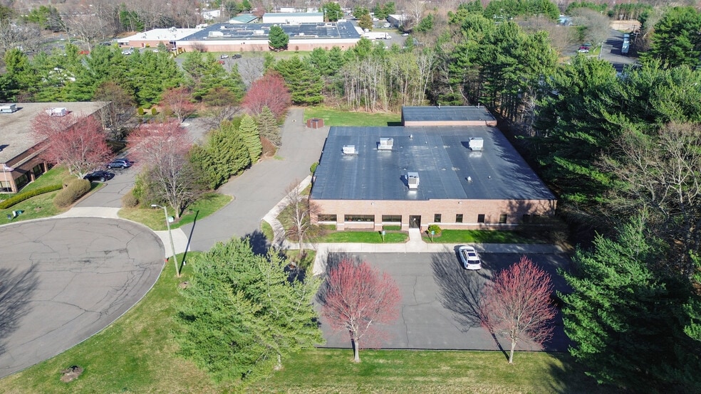 More Photos Of 47 Commerce Dr, Bristol Manufacturing For Sale