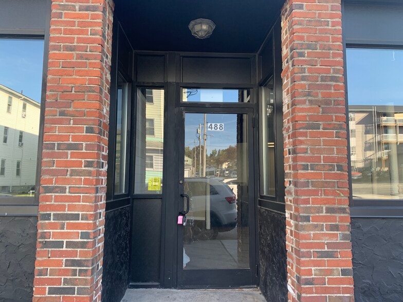 More Photos Of 488 Grafton St, Worcester Storefront Retail Office For Lease