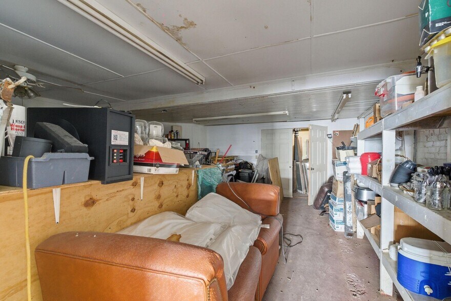 More Photos Of 100 W Central Ave, Comanche Flex For Sale