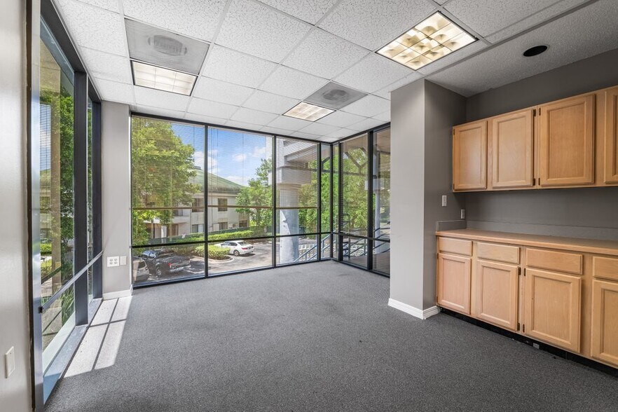 More Photos Of 9250 Cypress Green Dr, Jacksonville Medical For Lease