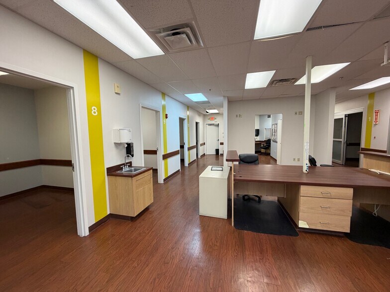 More Photos Of 1215 Dunn Ave, Jacksonville Medical For Lease