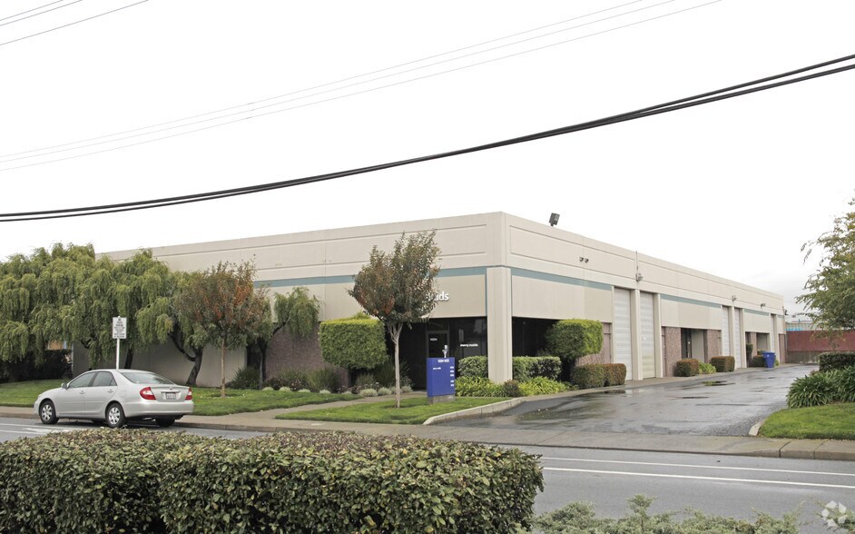 More Photos Of 14204-14212 Doolittle Dr, San Leandro Manufacturing For Lease