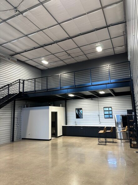 More Photos Of 529 SH 46 E, Boerne Showroom For Sale