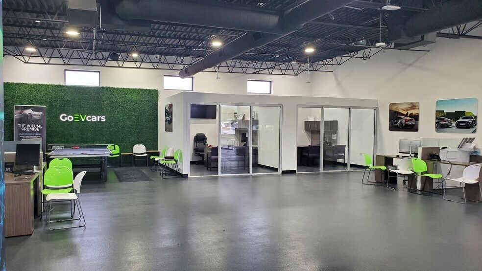 More Photos Of 1529 Rand Rd, Des Plaines Auto Dealership For Lease