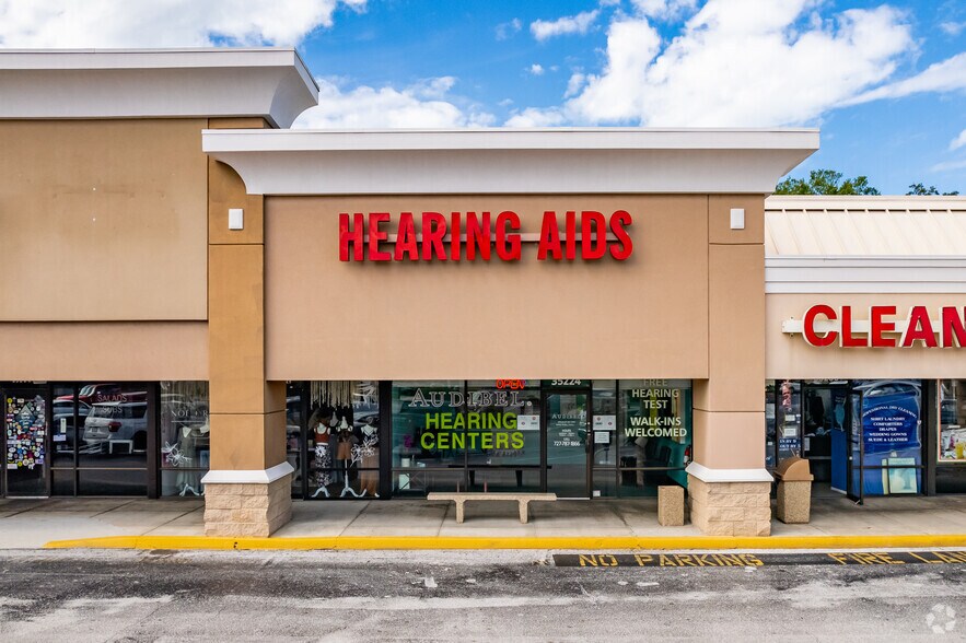 More Photos Of 35104 US Highway 19 N, Palm Harbor Unknown For Lease