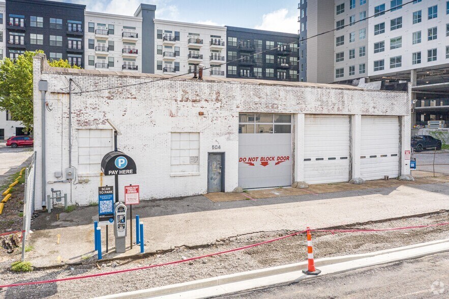 More Photos Of 504 6th Ave S, Nashville Restaurant For Sale
