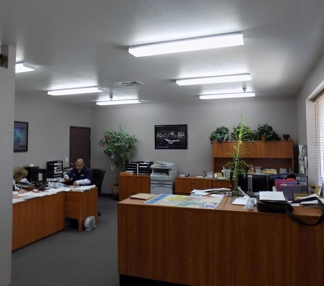 More Photos Of 759 Middlegate Rd, Henderson Warehouse For Lease