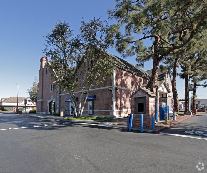 More Photos Of 14011 Beach Blvd, Westminster Bank For Sale