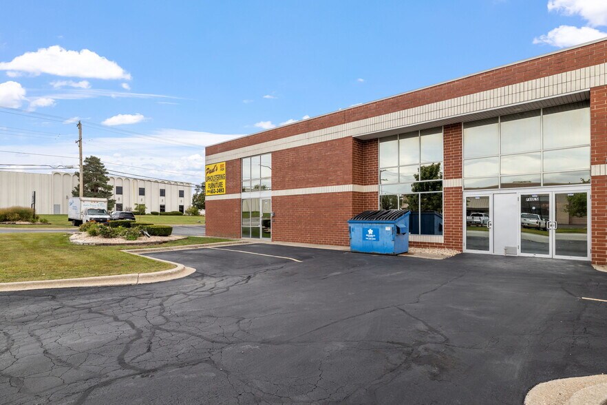 More Photos Of 5601 W 120th St, Alsip Light Distribution For Sale