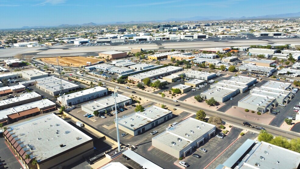 More Photos Of 7725 E Redfield Rd, Scottsdale Warehouse For Sale
