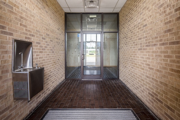More Photos Of 1749 Gordon Hwy, Augusta Bank For Lease