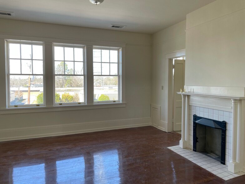 More Photos Of 346 Main St, Thomson Office For Lease