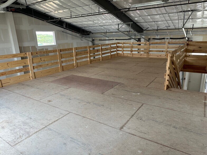 More Photos Of 1009 RM-620, Lakeway Specialty For Sale