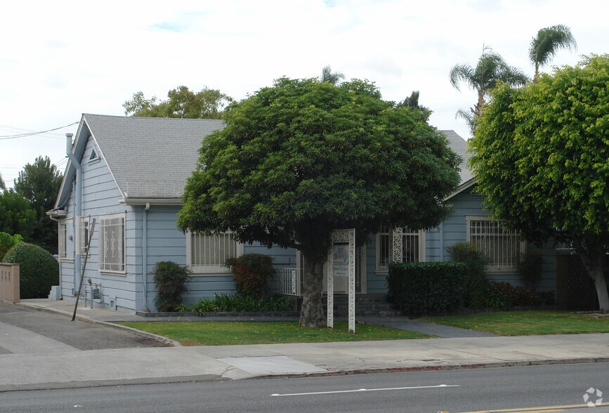 More Photos Of 1810 N Broadway, Santa Ana Medical For Sale