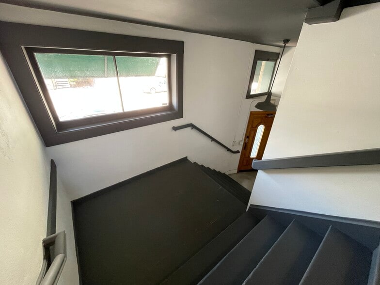 More Photos Of 200 E Chapman Ave, Orange Storefront Retail Office For Lease