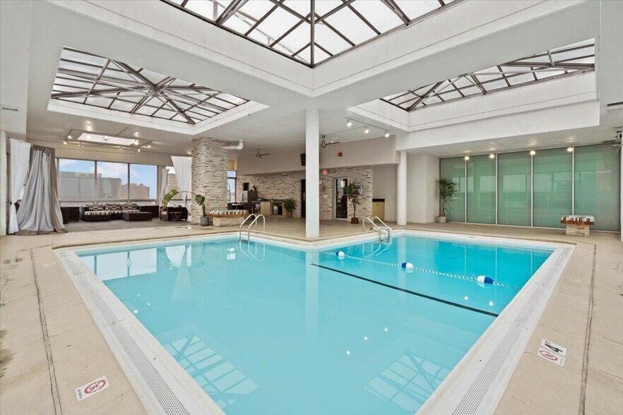 More Photos Of 600 E 8th St, Kansas City Apartments For Sale