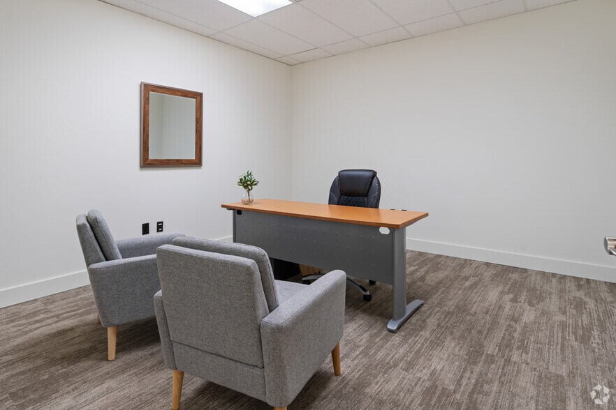 More Photos Of 2081 Columbiana Rd, Birmingham Coworking Space