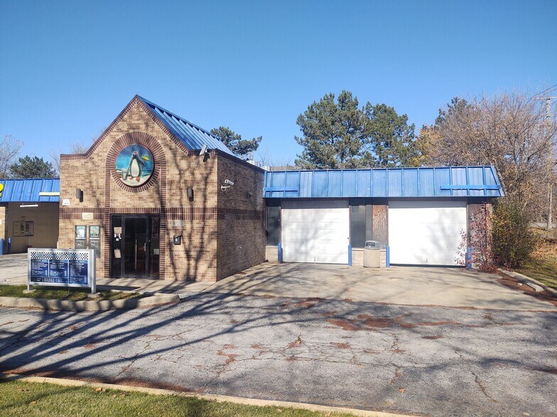 More Photos Of 800 N River Rd, Mount Prospect Specialty For Sale