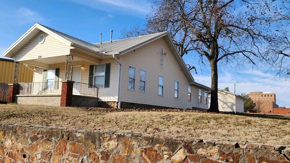 Primary Photo Of 214 N Oklahoma Ave, Shawnee Medical For Sale