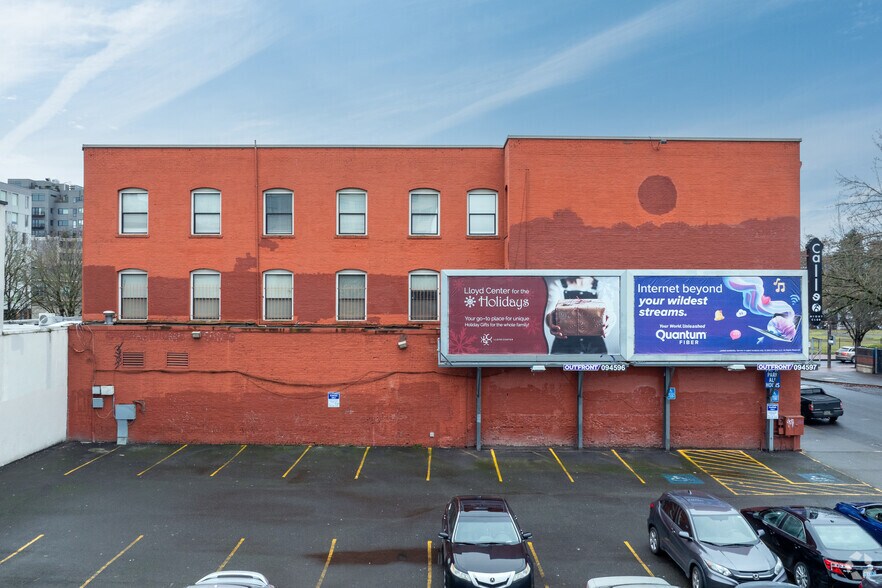 More Photos Of 418 - 436 NW 6th Ave, Portland Office For Sale