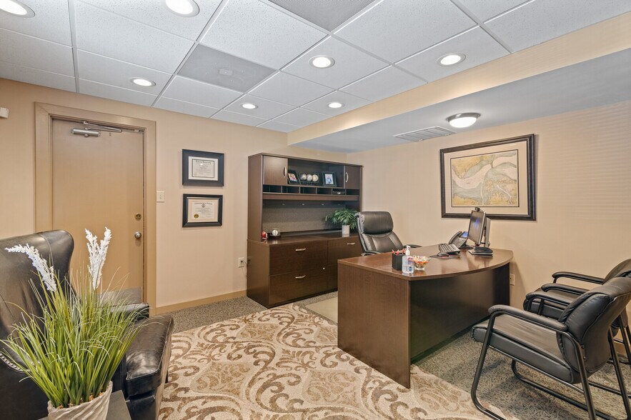 More Photos Of 1326 E Pembroke Ave, Hampton Office For Sale