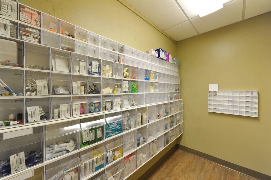 More Photos Of 1346 8th St NE, Auburn Office For Sale