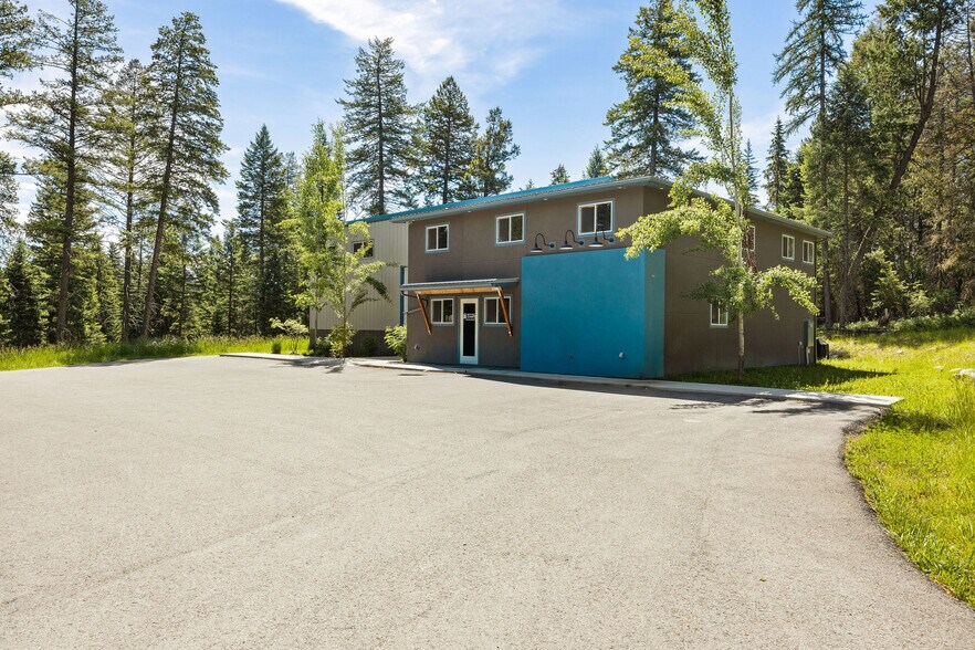 More Photos Of 112 E Blanchard Lake Rd, Whitefish Warehouse For Lease