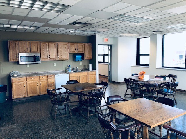 More Photos Of 785 Arch St, Carnegie Warehouse For Lease