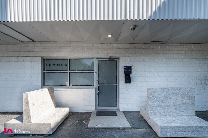 More Photos Of 729-743 Lambert Dr NE, Atlanta Light Distribution For Sale