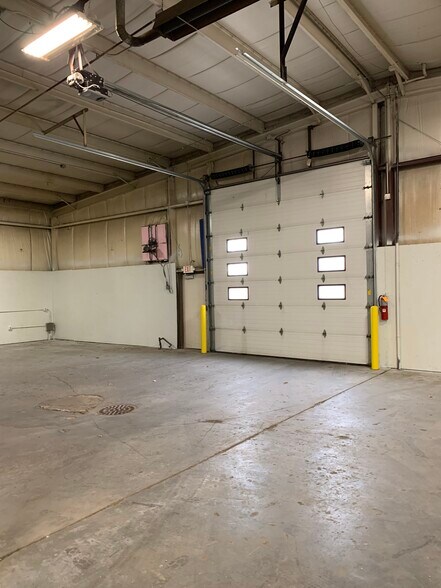 More Photos Of 3146 Market St, Green Bay Warehouse For Sale
