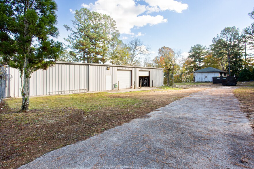 More Photos Of 2433 Lake Rockaway Rd, Conyers Warehouse For Sale