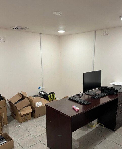 More Photos Of 17 Prospect Ave, Albany Light Distribution For Sale