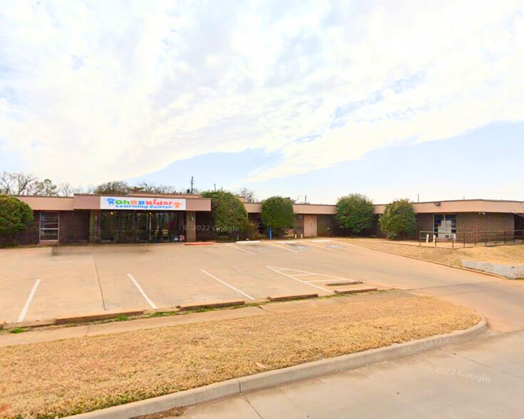 Primary Photo Of 3101 10th St, Wichita Falls Schools For Sale