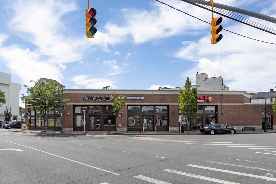More Photos Of 1 Atlantic Ave, Lynbrook General Retail For Lease