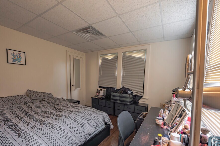 More Photos Of 820 Farmington Ave, West Hartford Office Residential For Lease