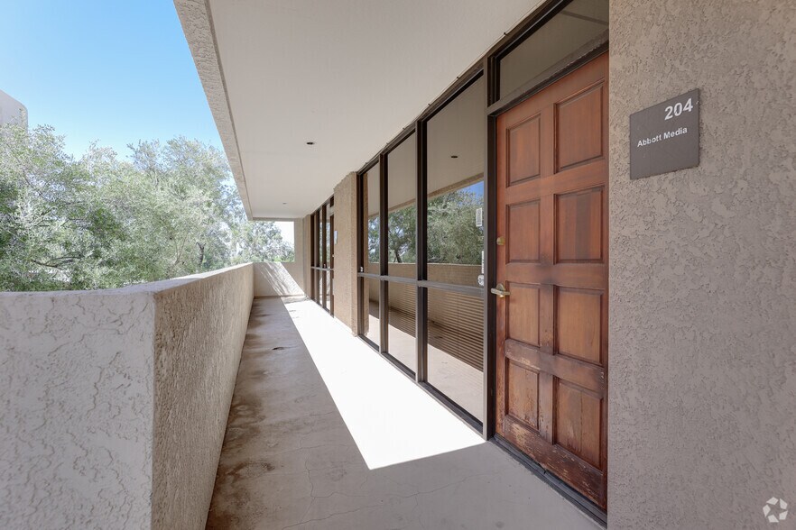 More Photos Of 3131 N Country Club Rd, Tucson Office For Lease